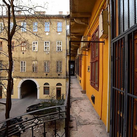 New Faces Design Apartment In Downtown Budapest Eksteriør billede
